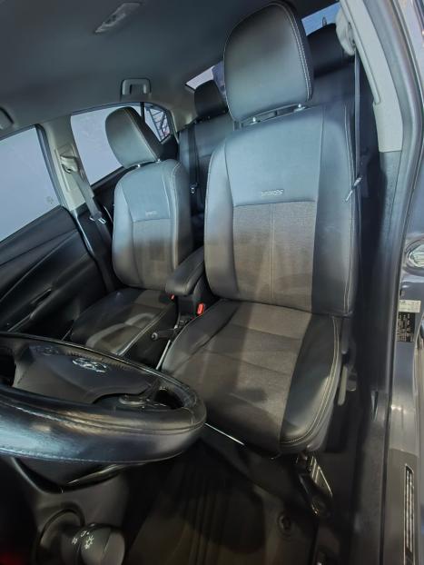 TOYOTA Yaris Sedan 1.5 16V 4P FLEX XS CONNECT MULTIDRIVE AUTOM�TICO CVT, Foto 2