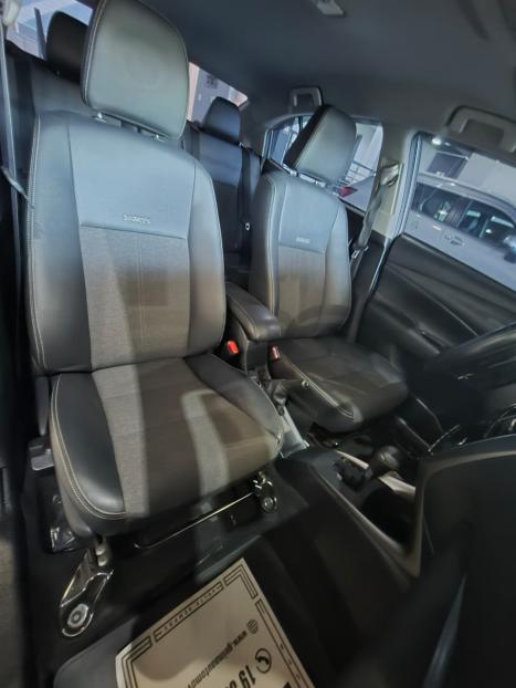 TOYOTA Yaris Sedan 1.5 16V 4P FLEX XS CONNECT MULTIDRIVE AUTOM�TICO CVT, Foto 4