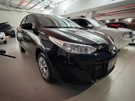 TOYOTA Yaris Sedan , Foto 2