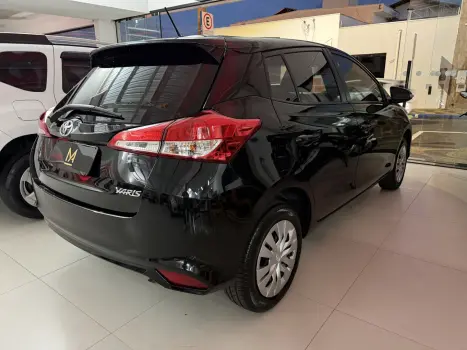 TOYOTA Yaris Sedan , Foto 3