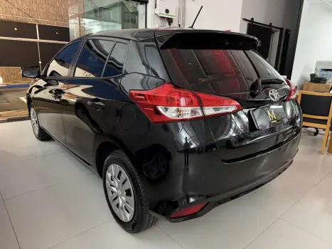 TOYOTA Yaris Sedan , Foto 4