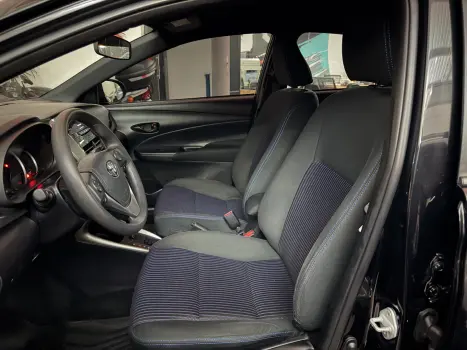 TOYOTA Yaris Sedan , Foto 6
