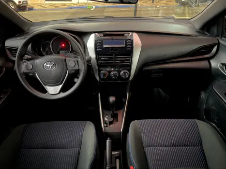TOYOTA Yaris Sedan , Foto 8