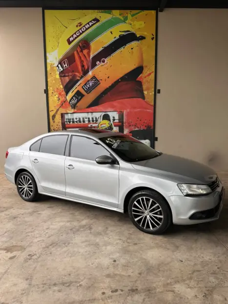 VOLKSWAGEN Jetta 2.0 4P TSI HIGHLINE 200 CV AUTOM�TICO, Foto 2