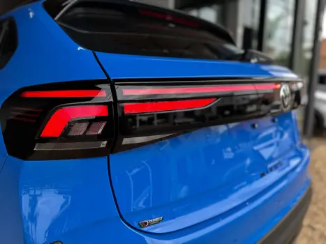 VOLKSWAGEN Nivus 1.0 4P FLEX 200 TSI HIGHLINE TURBO AUTOMÁTICO, Foto 8 VOLKSWAGEN Nivus 1.0 4P FLEX 200 TSI HIGHLINE TURBO AUTOMÁTICO, Foto 8