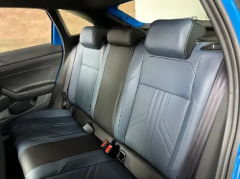 VOLKSWAGEN Nivus 1.0 4P FLEX 200 TSI HIGHLINE TURBO AUTOMÁTICO, Foto 14 VOLKSWAGEN Nivus 1.0 4P FLEX 200 TSI HIGHLINE TURBO AUTOMÁTICO, Foto 14