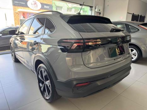 VOLKSWAGEN Nivus 1.0 4P FLEX 200 TSI HIGHLINE TURBO AUTOMÁTICO, Foto 4 VOLKSWAGEN Nivus 1.0 4P FLEX 200 TSI HIGHLINE TURBO AUTOMÁTICO, Foto 4