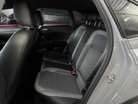 VOLKSWAGEN Nivus 1.0 4P FLEX 200 TSI HIGHLINE TURBO AUTOMÁTICO, Foto 7 VOLKSWAGEN Nivus 1.0 4P FLEX 200 TSI HIGHLINE TURBO AUTOMÁTICO, Foto 7