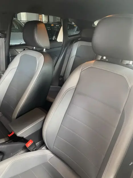 VOLKSWAGEN Nivus 1.0 4P FLEX 200 TSI HIGHLINE TURBO AUTOMÁTICO, Foto 4
