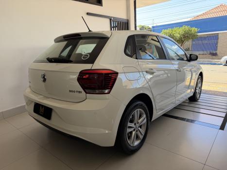 VOLKSWAGEN Polo Hatch 1.0 12V 4P 200 TSI  COMFORTLINE AUTOM�TICO, Foto 4
