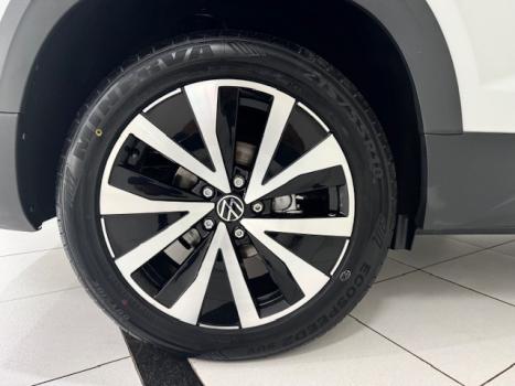 VOLKSWAGEN Taos 1.4 16V 4P FLEX 250 TSI HIGHLINE AUTOMTICO, Foto 20