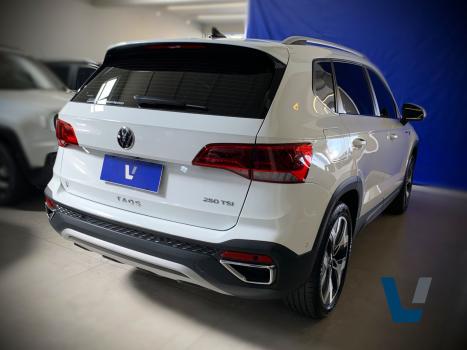 VOLKSWAGEN Taos 1.4 16V 4P FLEX 250 TSI HIGHLINE AUTOM�TICO, Foto 4