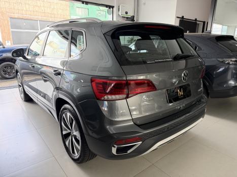 VOLKSWAGEN Taos 1.4 16V 4P FLEX 250 TSI HIGHLINE AUTOM�TICO, Foto 4