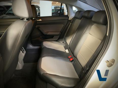 VOLKSWAGEN Virtus 1.0 4P 200 TSI FLEX HIGHLINE AUTOM�TICO, Foto 11