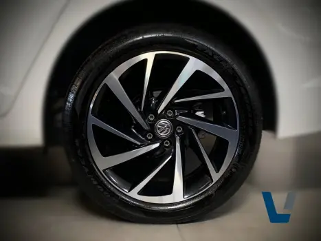 VOLKSWAGEN Virtus 1.0 4P 200 TSI FLEX HIGHLINE AUTOM�TICO, Foto 15