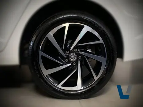 VOLKSWAGEN Virtus 1.0 4P 200 TSI FLEX COMFORTLINE AUTOM�TICO, Foto 15