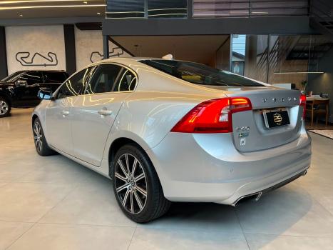 VOLVO S60 2.0 16V 4P T4 KINETIC AUTOM�TICO, Foto 3