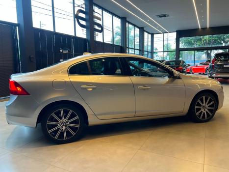 VOLVO S60 2.0 16V 4P T4 KINETIC AUTOM�TICO, Foto 4