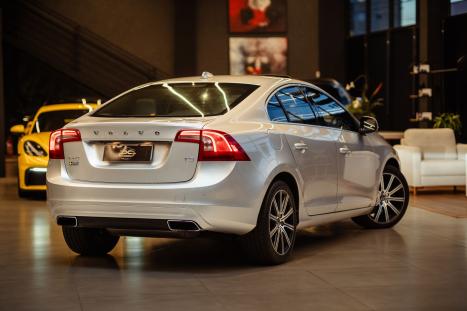 VOLVO S60 2.0 16V 4P T4 KINETIC AUTOMÁTICO, Foto 2