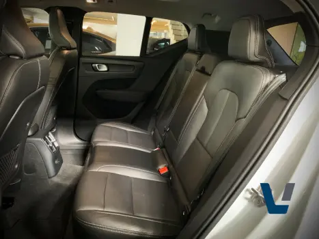 VOLVO XC40 1.5 16V 4P T5 RECHARGE H�BRIDO INSCRIPTION GEARTRONIC AUTOM�TICO, Foto 13