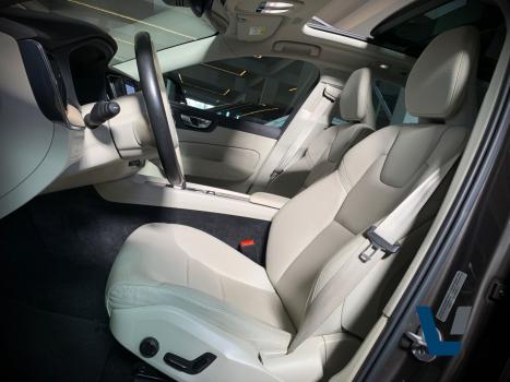 VOLVO XC60 2.0 16V 4P T8 RECHARGE H�BRIDO PLUS AWD TURBO GEARTRONIC AUTOM�TICO, Foto 11