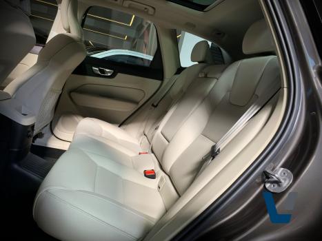 VOLVO XC60 2.0 16V 4P T8 RECHARGE H�BRIDO PLUS AWD TURBO GEARTRONIC AUTOM�TICO, Foto 13