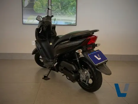 YAMAHA Fluo 125 ABS, Foto 3