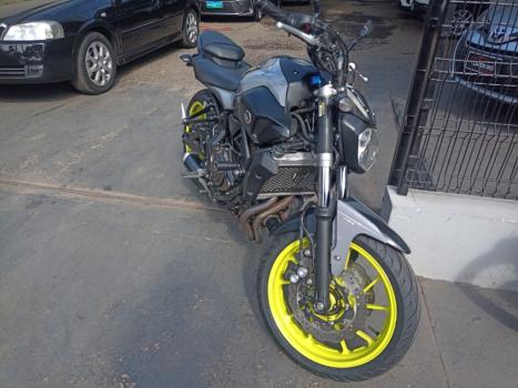 YAMAHA MT-07 700 ABS, Foto 2