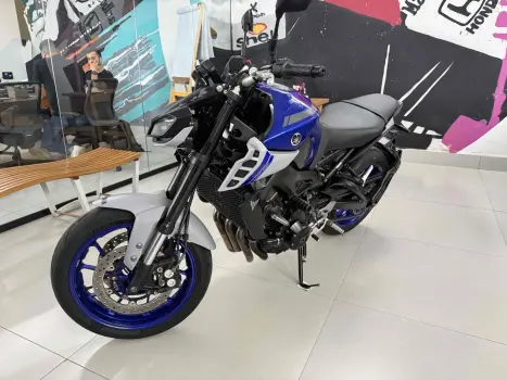 YAMAHA MT-09 850 , Foto 2