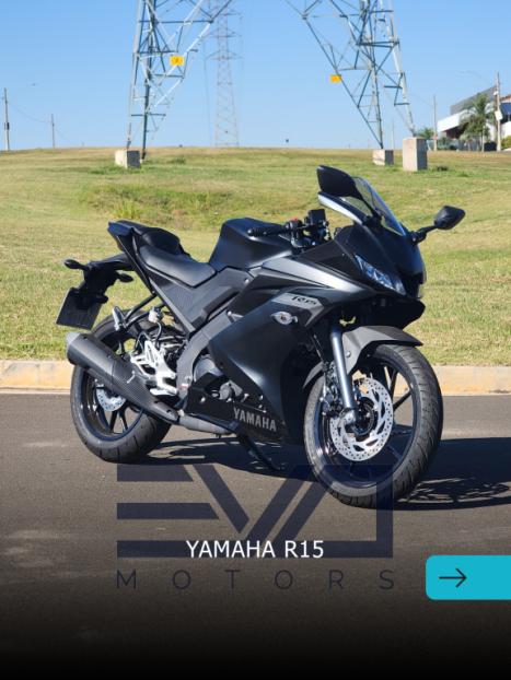 YAMAHA YZF R15 150 ABS, Foto 1