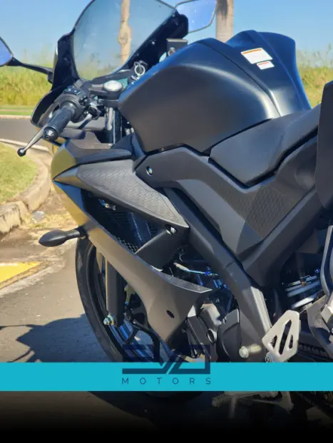 YAMAHA YZF R15 150 ABS, Foto 9