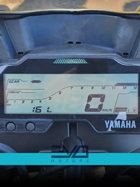 YAMAHA YZF R15 150 ABS, Foto 10