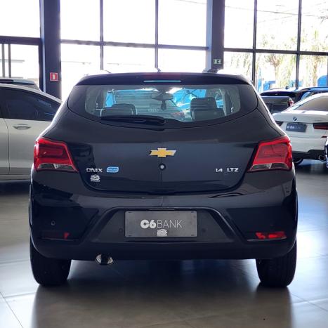 CHEVROLET Onix Hatch 1.4 4P FLEX LTZ, Foto 6