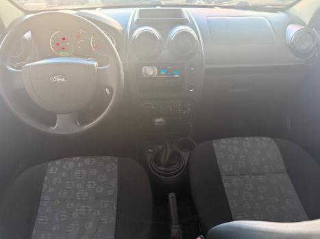 FORD Fiesta Hatch 1.6, Foto 8