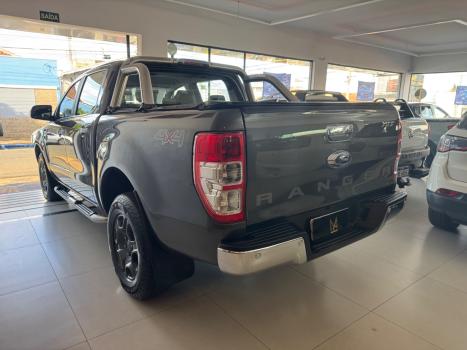 FORD Ranger 3.2 20V XLT 4X4 CABINE DUPLA TURBO DIESEL AUTOMTICO, Foto 4
