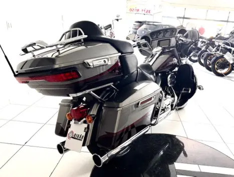 HARLEY DAVIDSON Street Glide CVO 1800, Foto 4