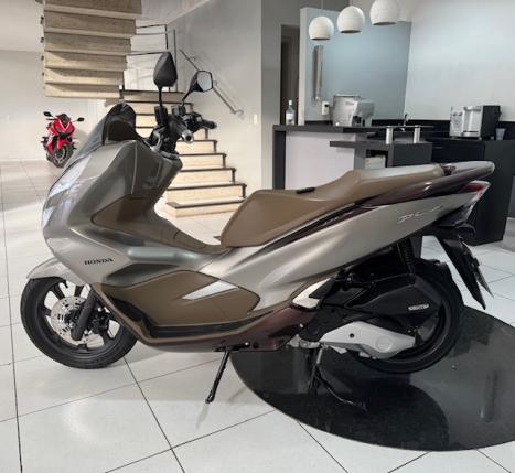 HONDA PCX 150 DLX, Foto 2
