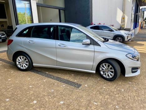 MERCEDES-BENZ B 200 1.6 4P TURBO AUTOMTICO, Foto 4