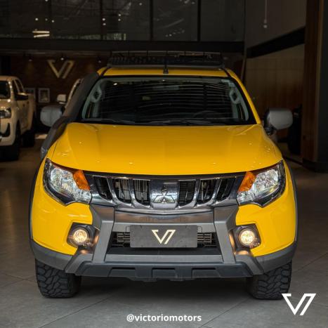 MITSUBISHI L 200 Savana 2.5 SAVANA 4X4 TURBO DIESEL CABINE DUPLA, Foto 4