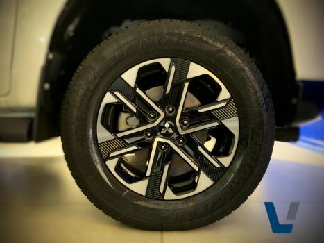 MITSUBISHI L 200 Triton 2.4 16V SPORT HPE-S 4X4 CABINE DUPLA TURBO DIESEL AUTOMTICO, Foto 13