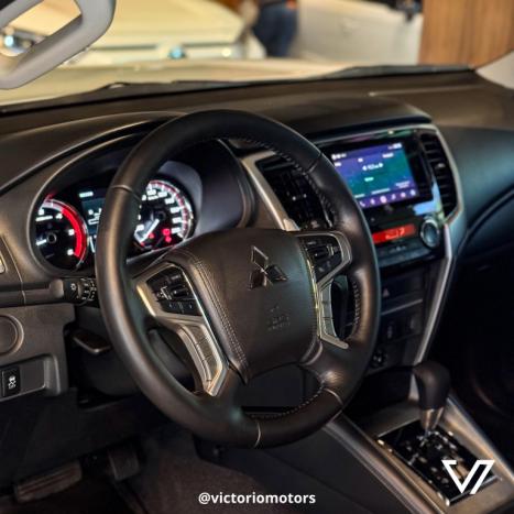 MITSUBISHI L 200 Triton 2.4 16V SPORT HPE 4X4 CABINE DUPLA TURBO DIESEL AUTOMTICO, Foto 7