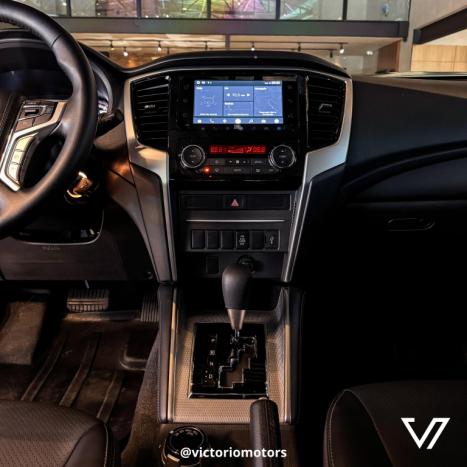 MITSUBISHI L 200 Triton 2.4 16V SPORT HPE 4X4 CABINE DUPLA TURBO DIESEL AUTOMTICO, Foto 9