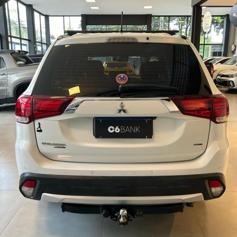 MITSUBISHI Outlander 2.2 16V 4P 4X4 DIESEL AUTOMTICO, Foto 4