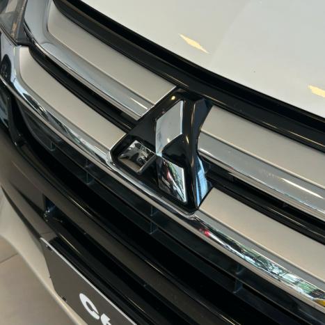 MITSUBISHI Outlander 2.2 16V 4P 4X4 DIESEL AUTOMTICO, Foto 8