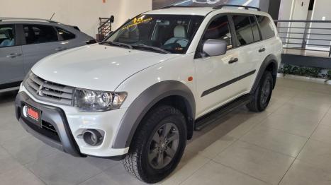 MITSUBISHI Pajero 3.2 16V 4P 4X4 OUTDOOR TURBO DIESEL INTERCOOLER AUTOMTICO, Foto 2