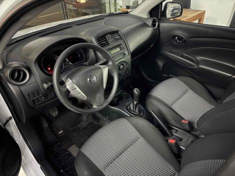 NISSAN Versa Sedan , Foto 5