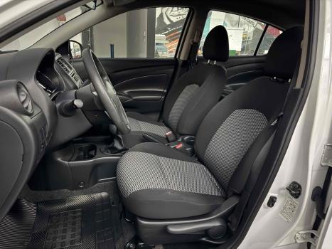NISSAN Versa Sedan , Foto 6