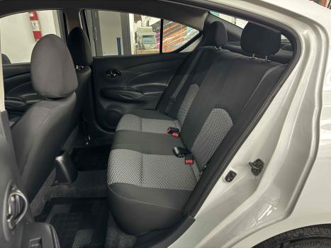 NISSAN Versa Sedan , Foto 7