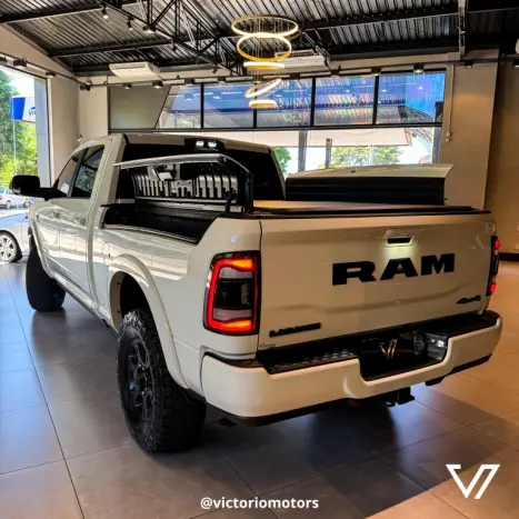 RAM 3500 6.7 I6 LARAMIE NIGHT EDITION CABINE DUPLA 4X4 TURBO DIESEL AUTOMTICO, Foto 20