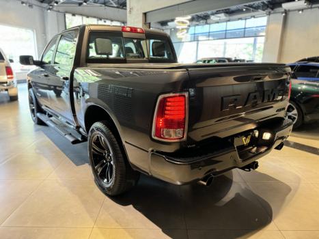 RAM Classic 5.7 V8 32V 4P HEMI LARAMIE NIGHT EDITION AUTOMTICO, Foto 2